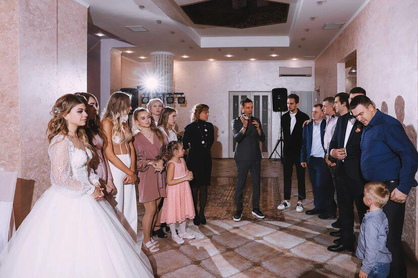 Вика+Олег. Ведущий на свадьбу в Москве Зубков Алексей