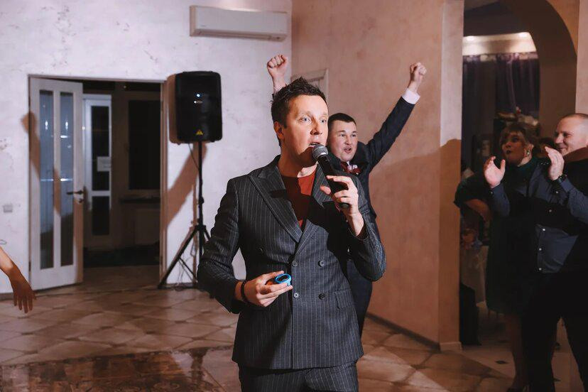 Вика+Олег. Ведущий на свадьбу в Москве Зубков Алексей