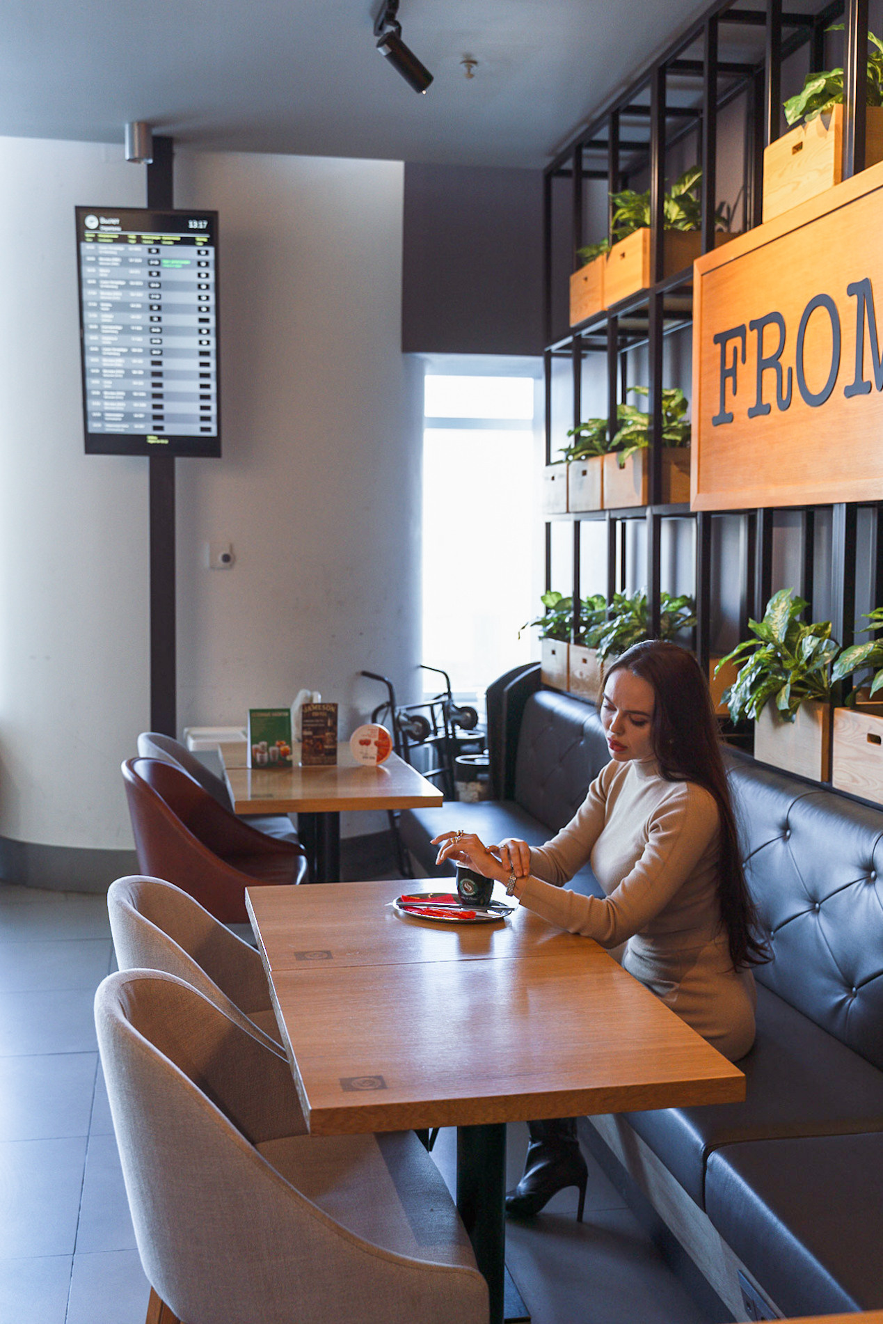 Реклама для кофейни аэропорт «Платов» (1 съемка, 3 часа). Контент-фотограф Романова Светлана Ростов-на-Дону