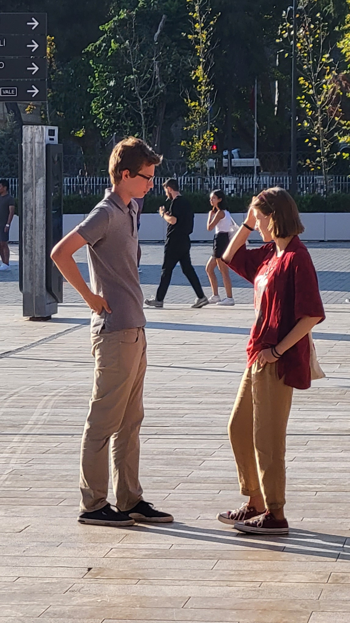 Игорек встретился с подругой Кирой, которая уже год учится в Стамбуле. Дети растут с огромной скоростью, особенно чужие