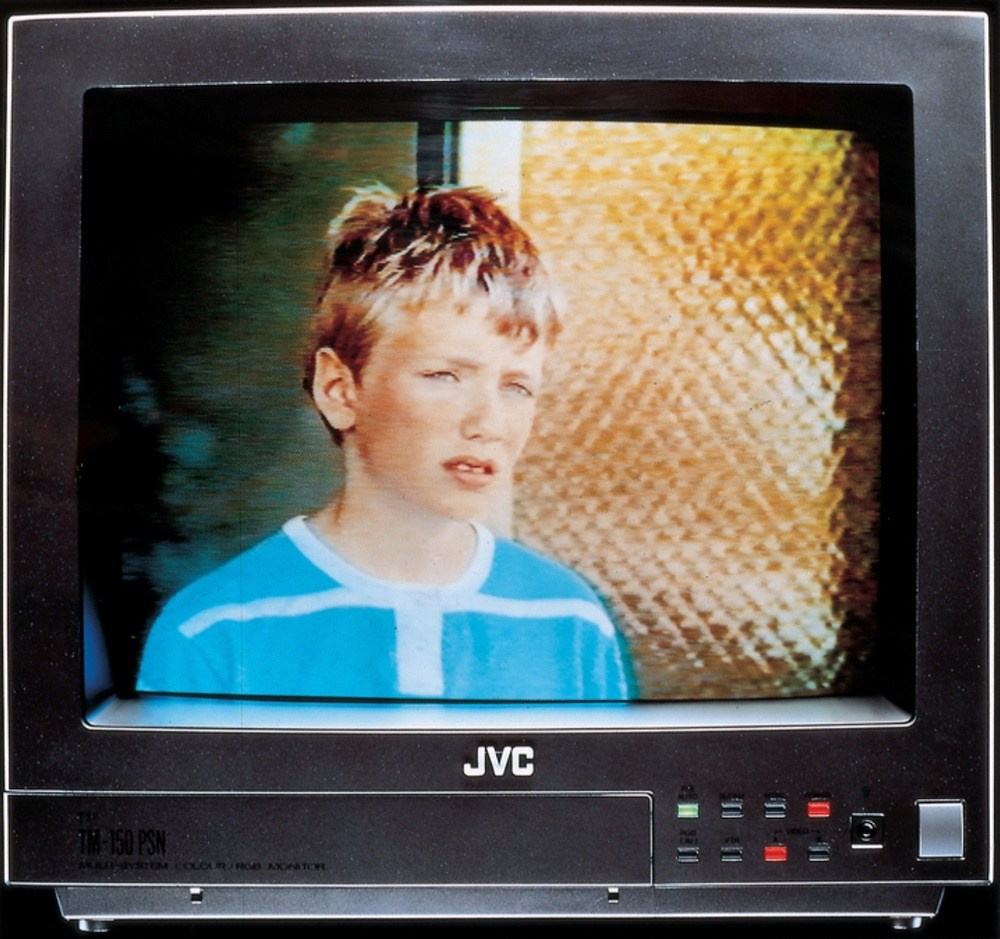 художественная фотография Джеффа Уолла с театральной постановкой и реалистичной детализацией