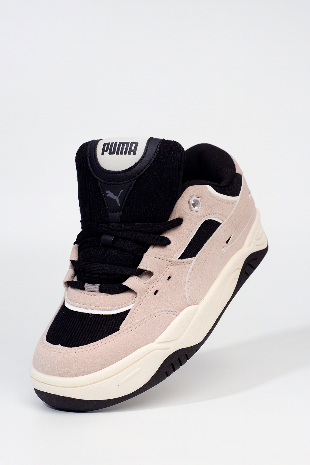 Кроссовки PUMA. Фотограф для различных событий, проектов, маркетплейсов, сайтов и мероприятий в Екатеринбурге