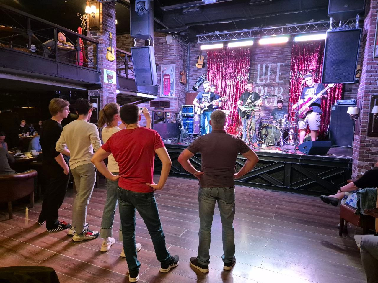 LifePub 31.07.2024. Московская кавер-группа BankBand