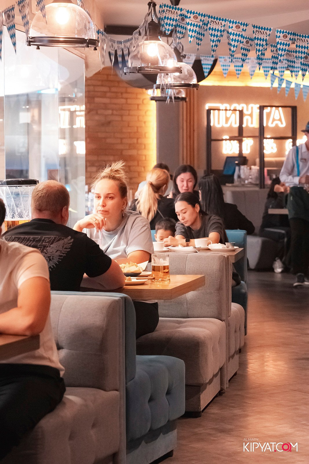 OKTOBERFEST ПИНТА MEGA ALMA-ATA. КИПЯТКОМ АЛМАТЫ!