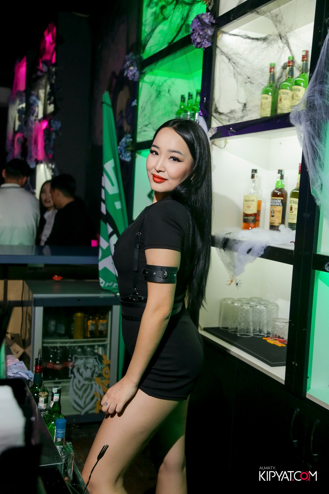 UYAT EMES BAR. КИПЯТКОМ АЛМАТЫ!