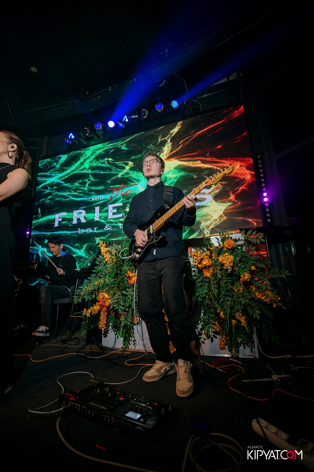 FRIENDS BAR & TERRACE. КИПЯТКОМ АЛМАТЫ! Фотосъемка мероприятий в Алматы