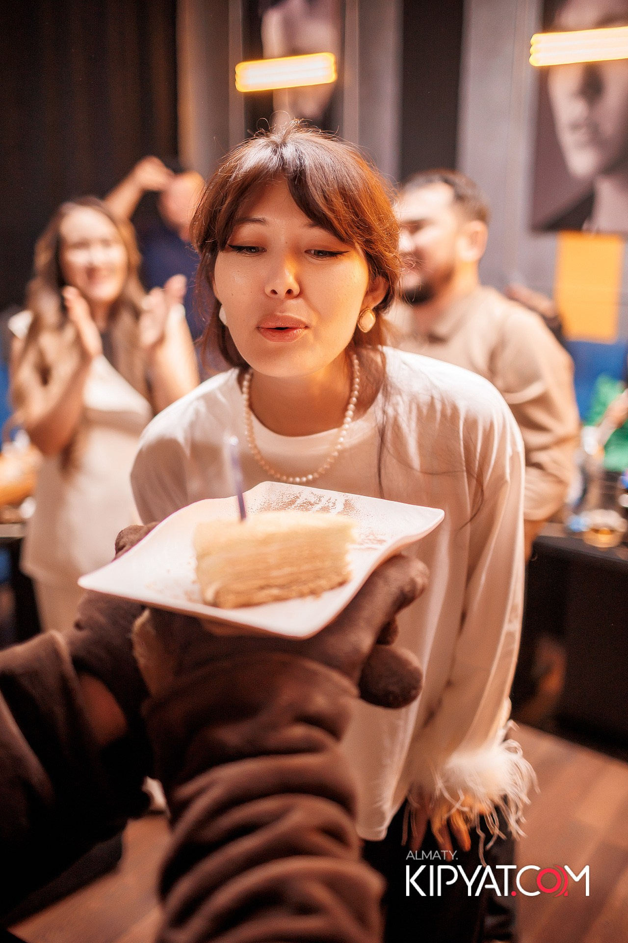 Ухо и Медведь на Курмангазы. КИПЯТКОМ АЛМАТЫ!