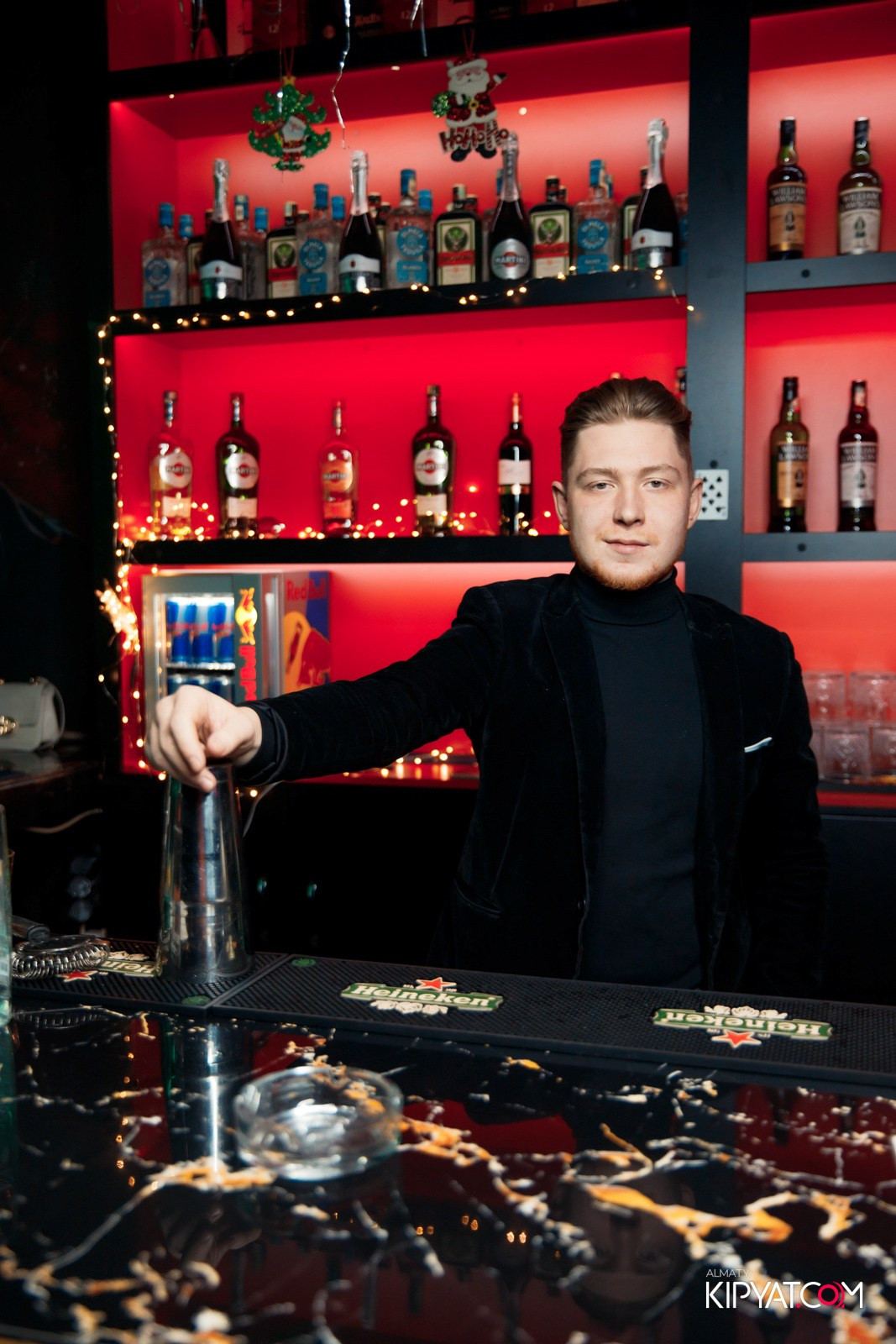 UYAT EMES BAR. КИПЯТКОМ АЛМАТЫ!