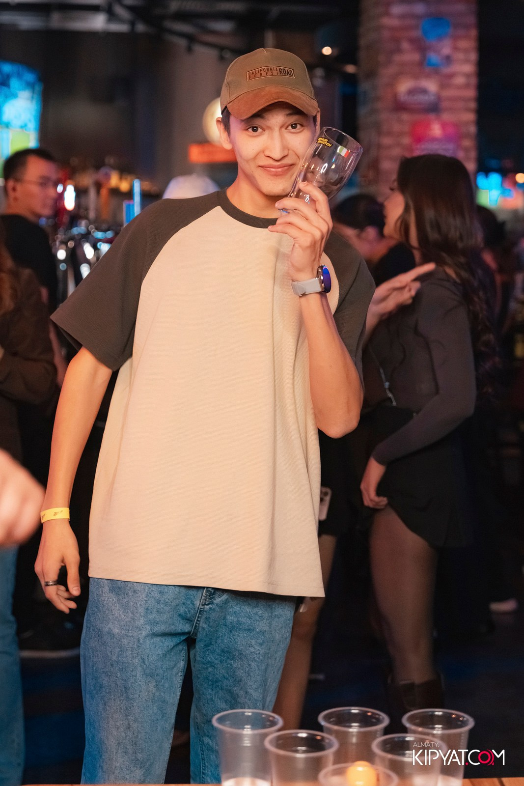 HARVEY'S PUB. КИПЯТКОМ АЛМАТЫ!