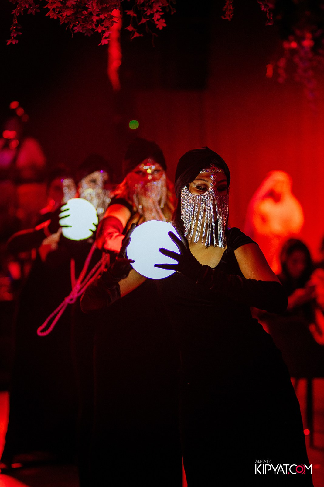 FRIENDS BAR & TERRACE. КИПЯТКОМ АЛМАТЫ!