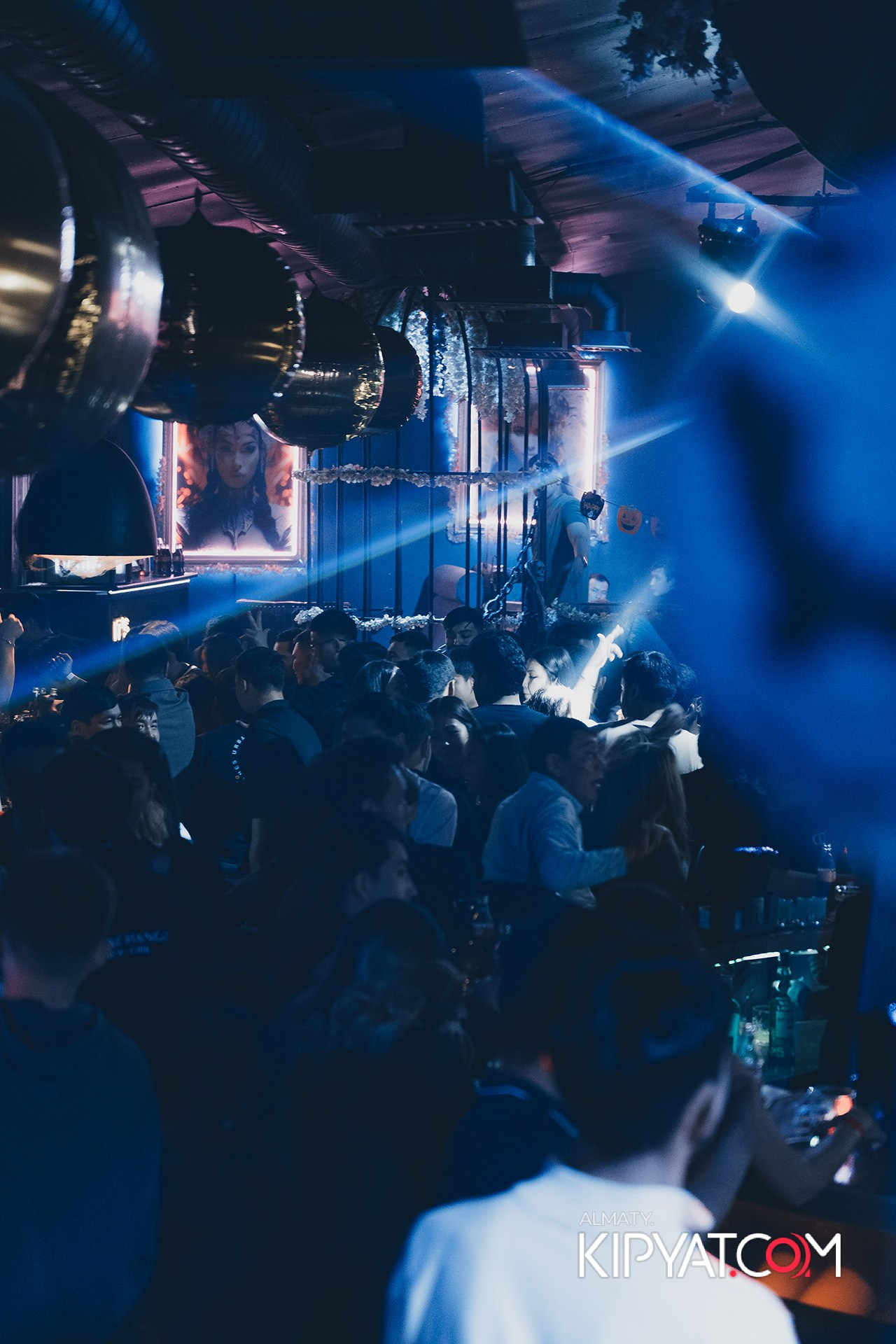 UYAT EMES BAR. КИПЯТКОМ АЛМАТЫ!