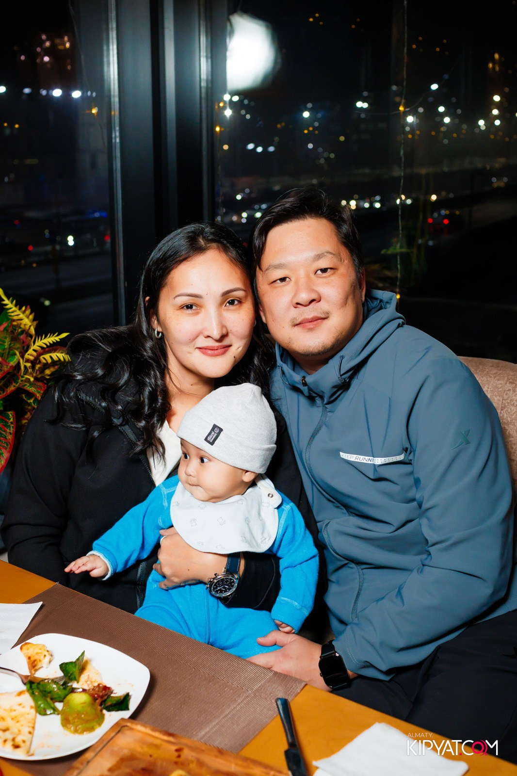 LIFE GRILL CAFE. КИПЯТКОМ АЛМАТЫ!