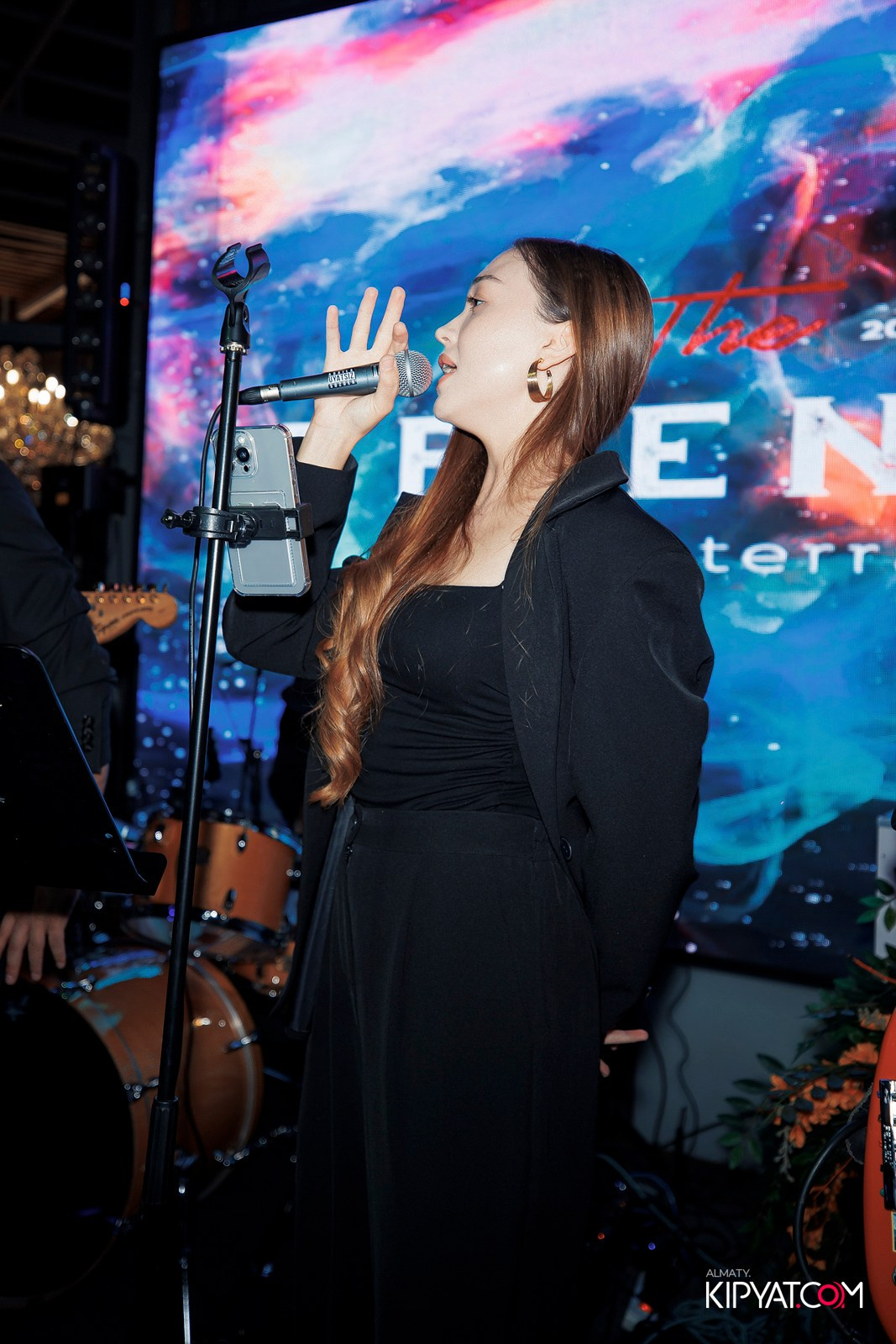 FRIENDS BAR & TERRACE. КИПЯТКОМ АЛМАТЫ!