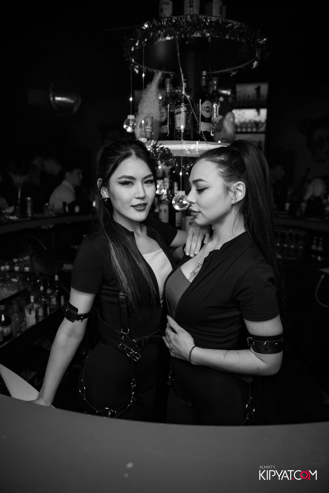 UYAT EMES BAR. КИПЯТКОМ АЛМАТЫ!