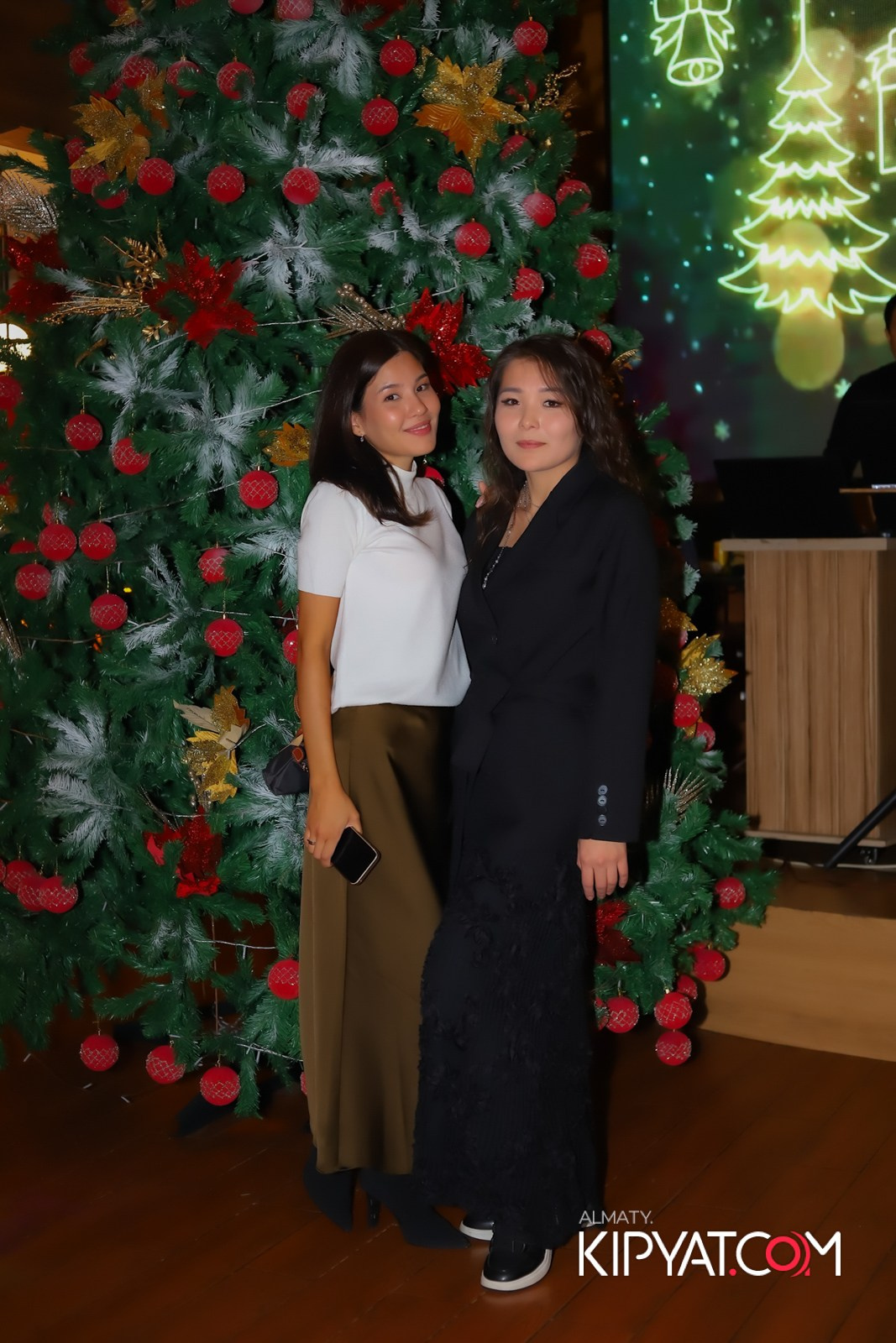 ГРУЗИНСКИЙ ДВОР НА КАБАНБАЙ БАТЫРА. КИПЯТКОМ АЛМАТЫ!