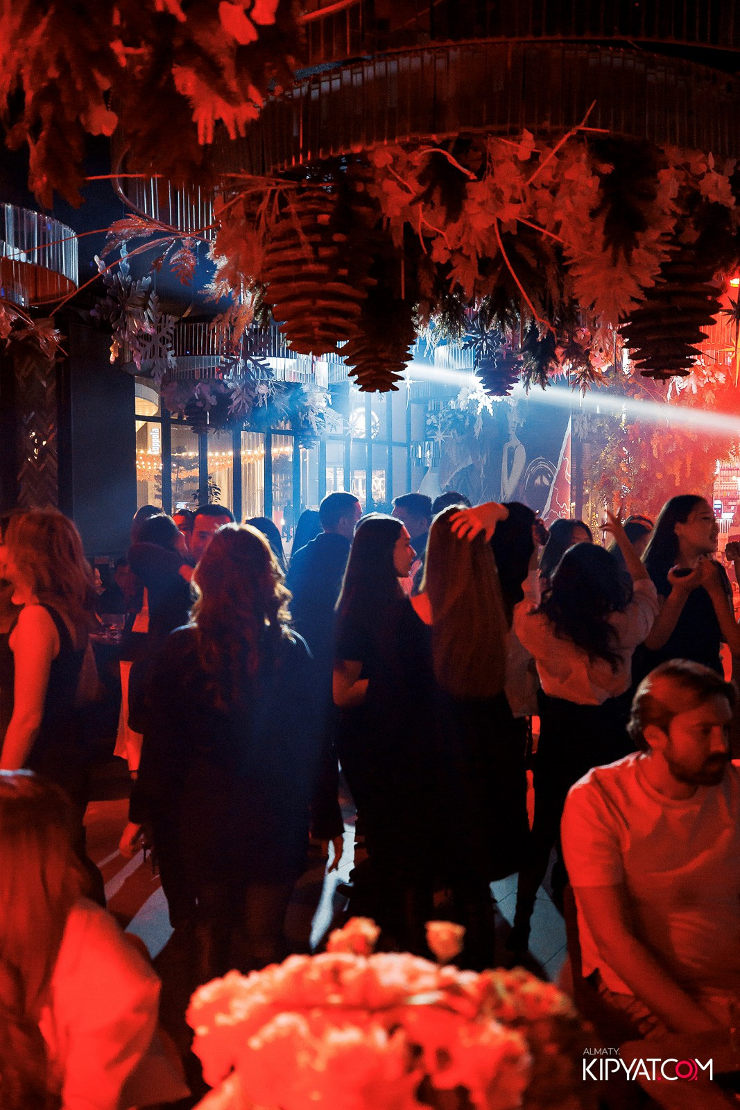 FRIENDS BAR & TERRACE. КИПЯТКОМ АЛМАТЫ! Фотосъемка мероприятий в Алматы