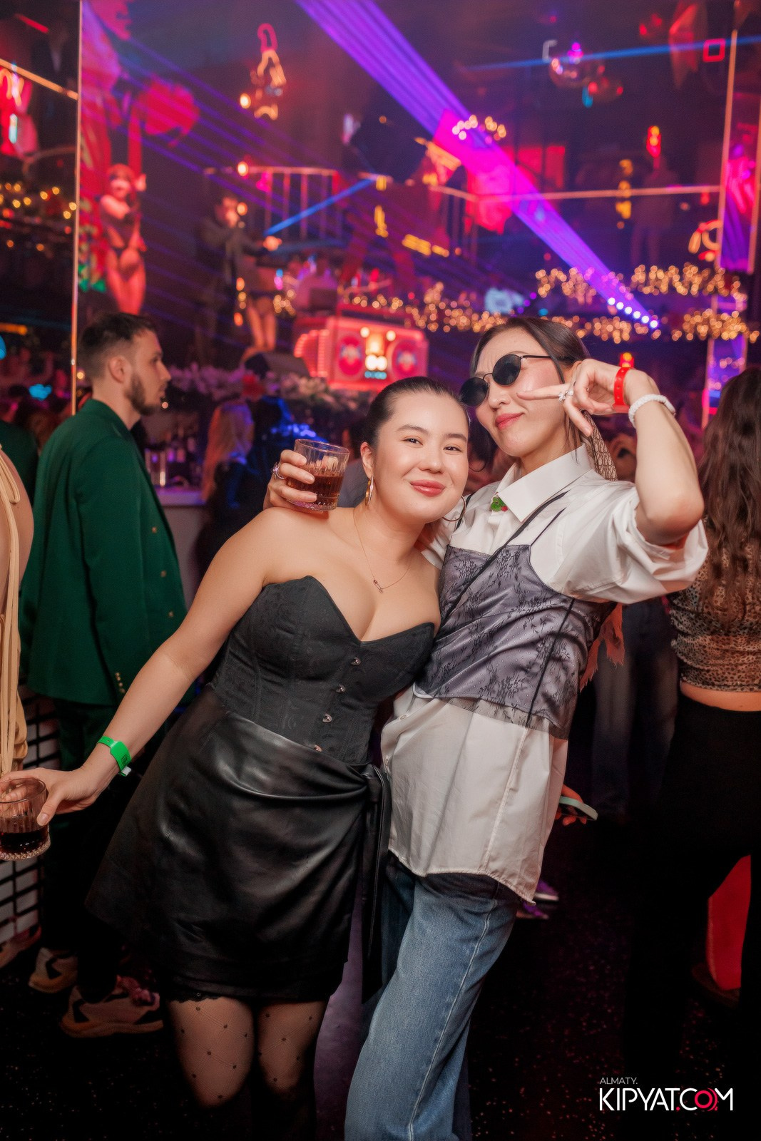 BEAUTY ЁЛКА SANTA BARBARA SPECIAL GUEST ГРУППА MILLENIUM 5 ТРИБЬЮТ ШОУ. КИПЯТКОМ АЛМАТЫ! Фотосъемка мероприятий в Алматы