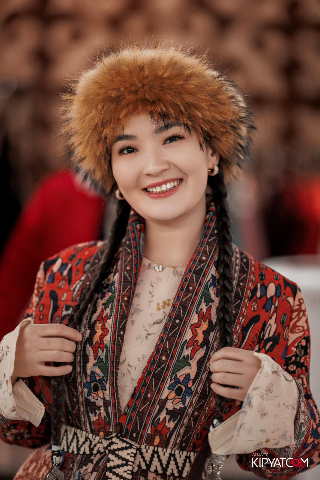 FASHION ПОКАЗ, КАЗАХСКОЙ НАЦИОНАЛЬНОЙ ОДЕЖДЫ. КИПЯТКОМ АЛМАТЫ!