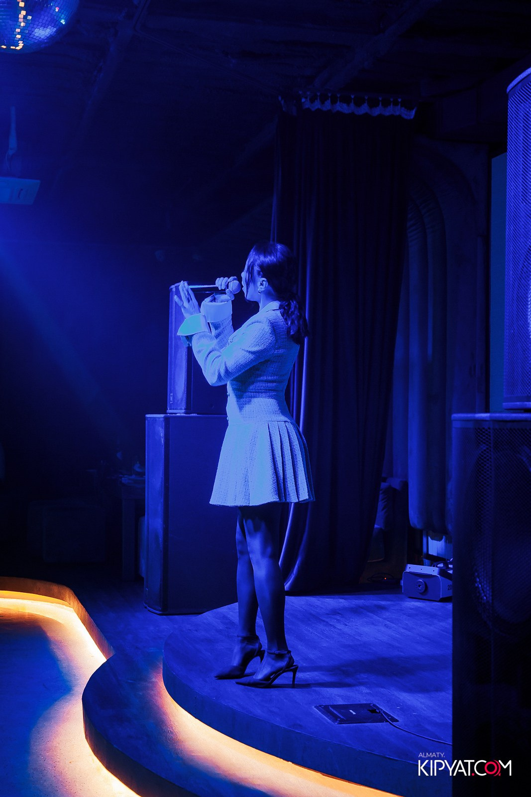 LAUREATE KARAOKE HALL. КИПЯТКОМ АЛМАТЫ!