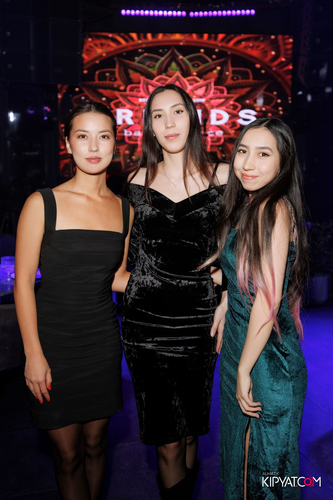 FRIENDS BAR & TERRACE. КИПЯТКОМ АЛМАТЫ! Фотосъемка мероприятий в Алматы