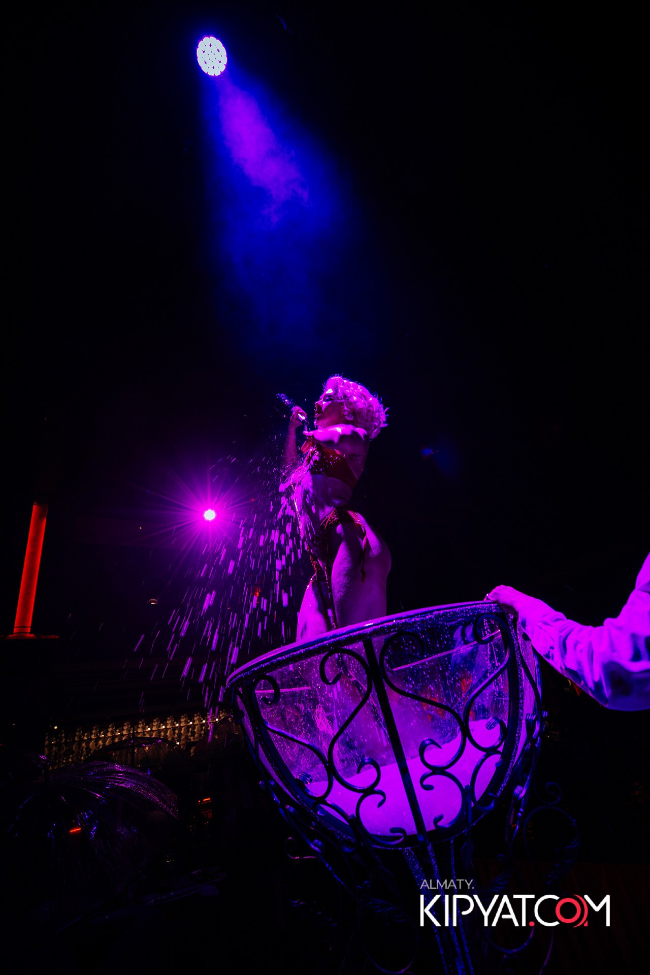 QUEEN. КИПЯТКОМ АЛМАТЫ!