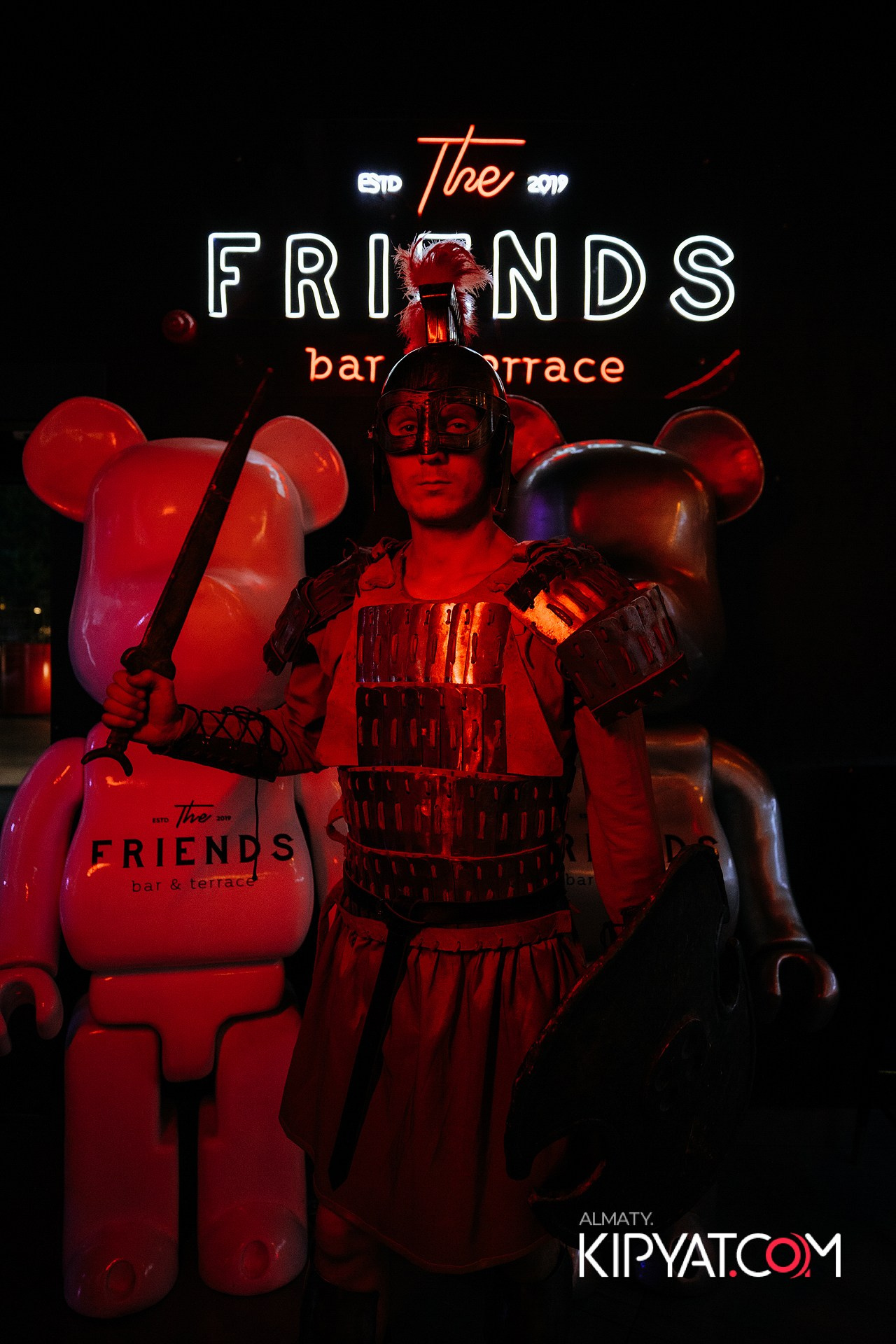 Friends bar & terrace. КИПЯТКОМ АЛМАТЫ!