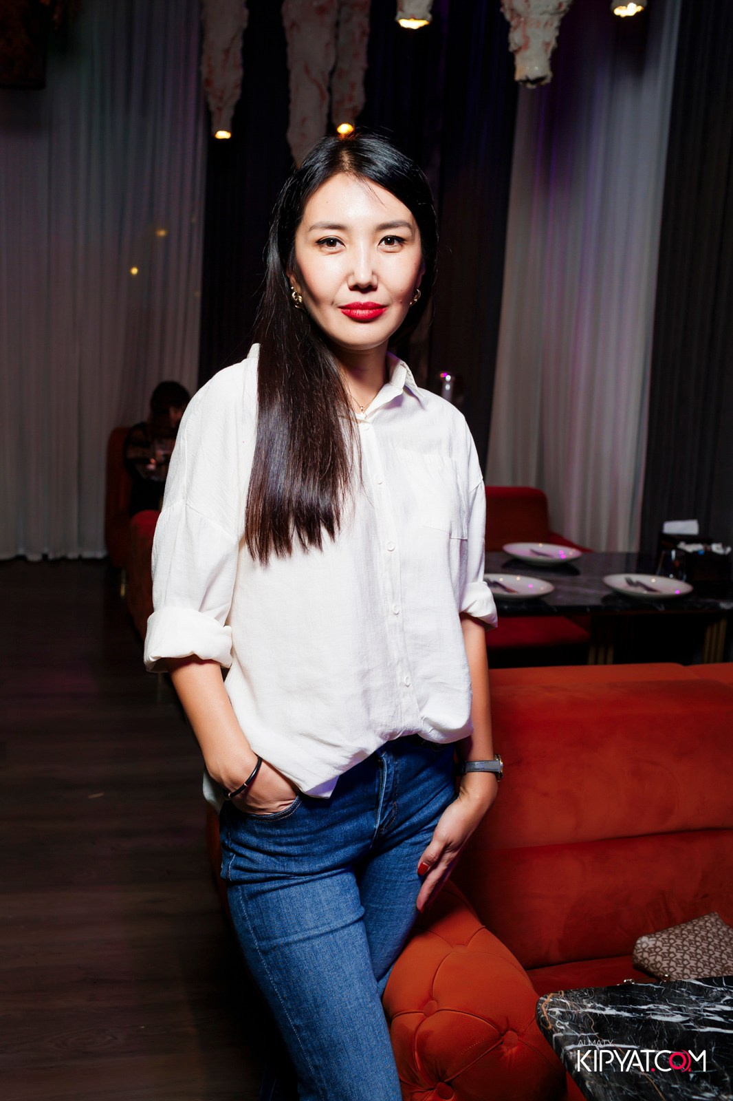 БАР ПАНАЕХАЛИ НА ТОЛЕ БИ. КИПЯТКОМ АЛМАТЫ!