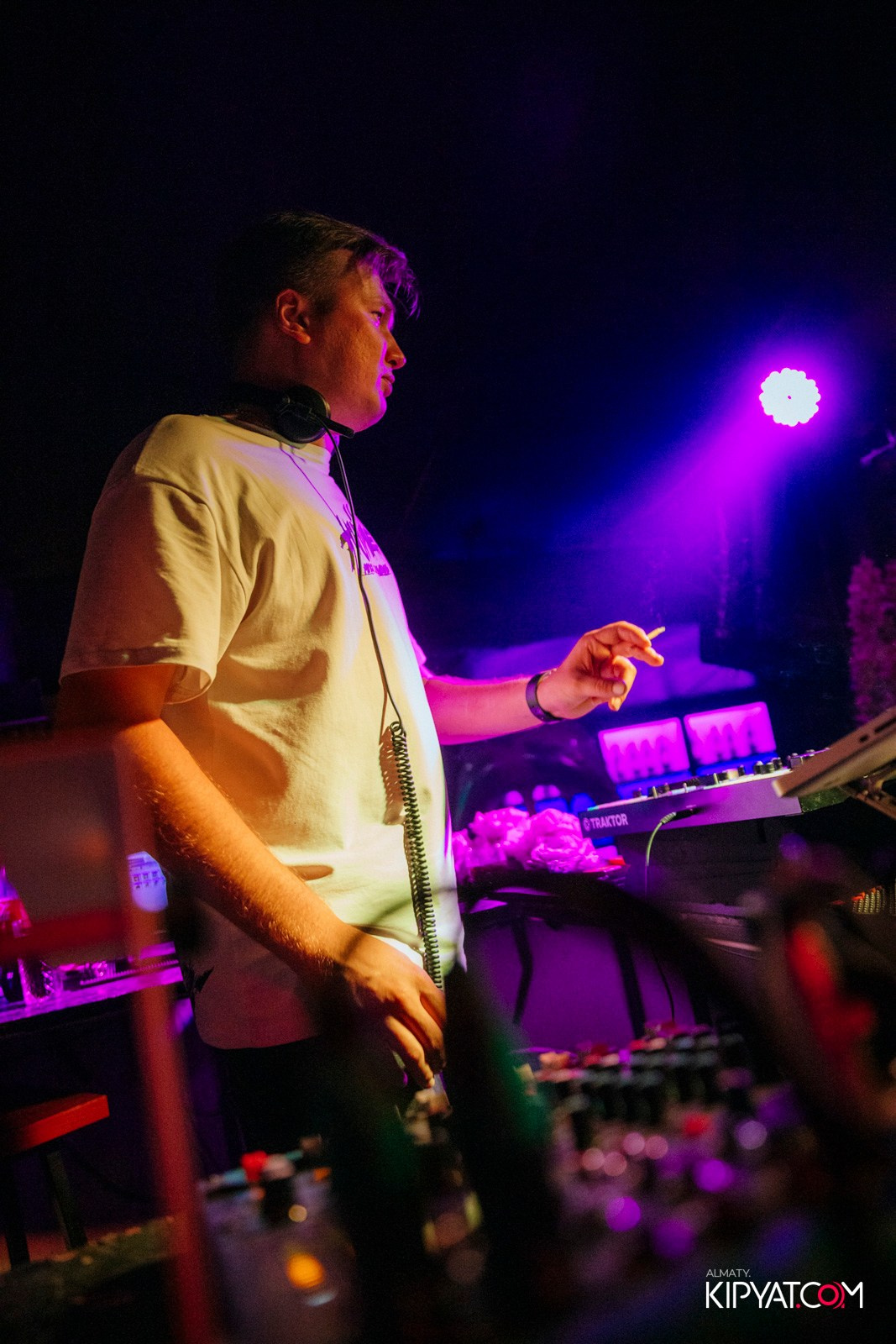 UYAT EMES BAR. КИПЯТКОМ АЛМАТЫ!