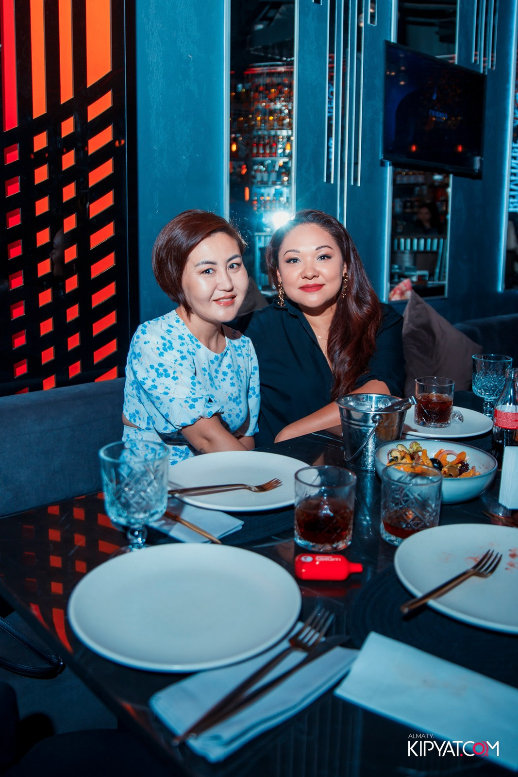 FRIENDS BAR & TERRACE. КИПЯТКОМ АЛМАТЫ! Фотосъемка мероприятий в Алматы