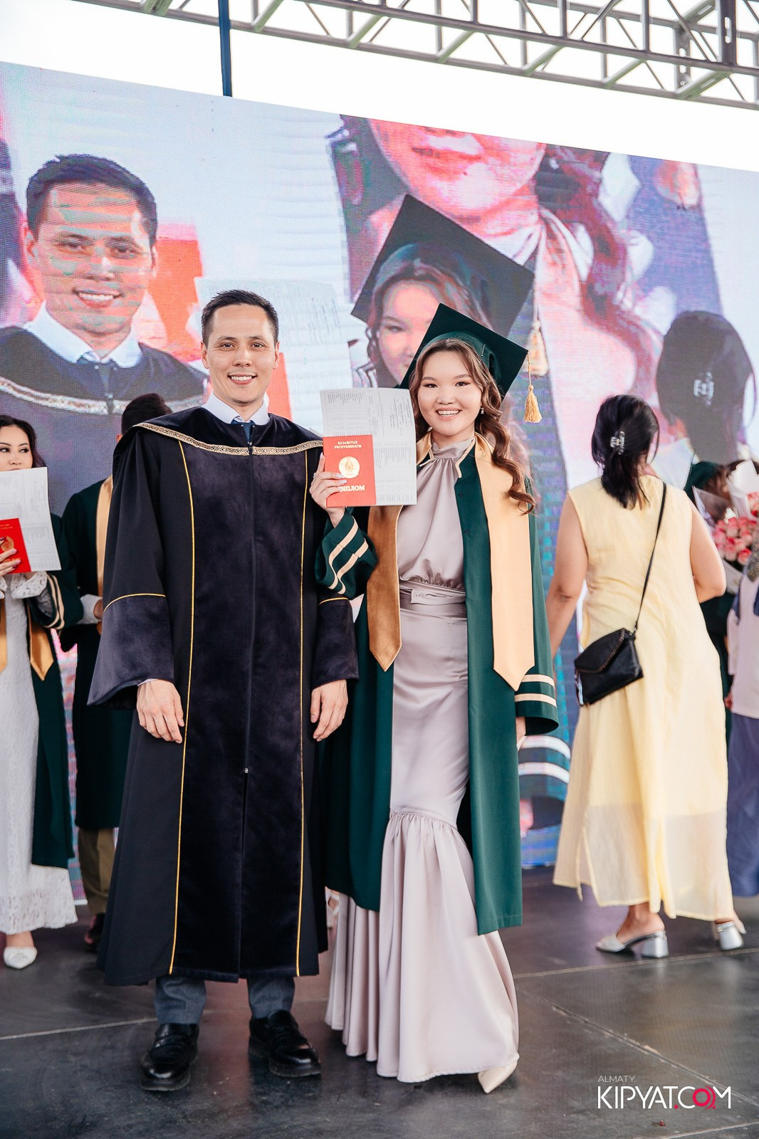 ВРУЧЕНИЕ ДИПЛОМОВ — НАРХОЗ КОЛЛЕДЖ. Part 3. КИПЯТКОМ АЛМАТЫ!
