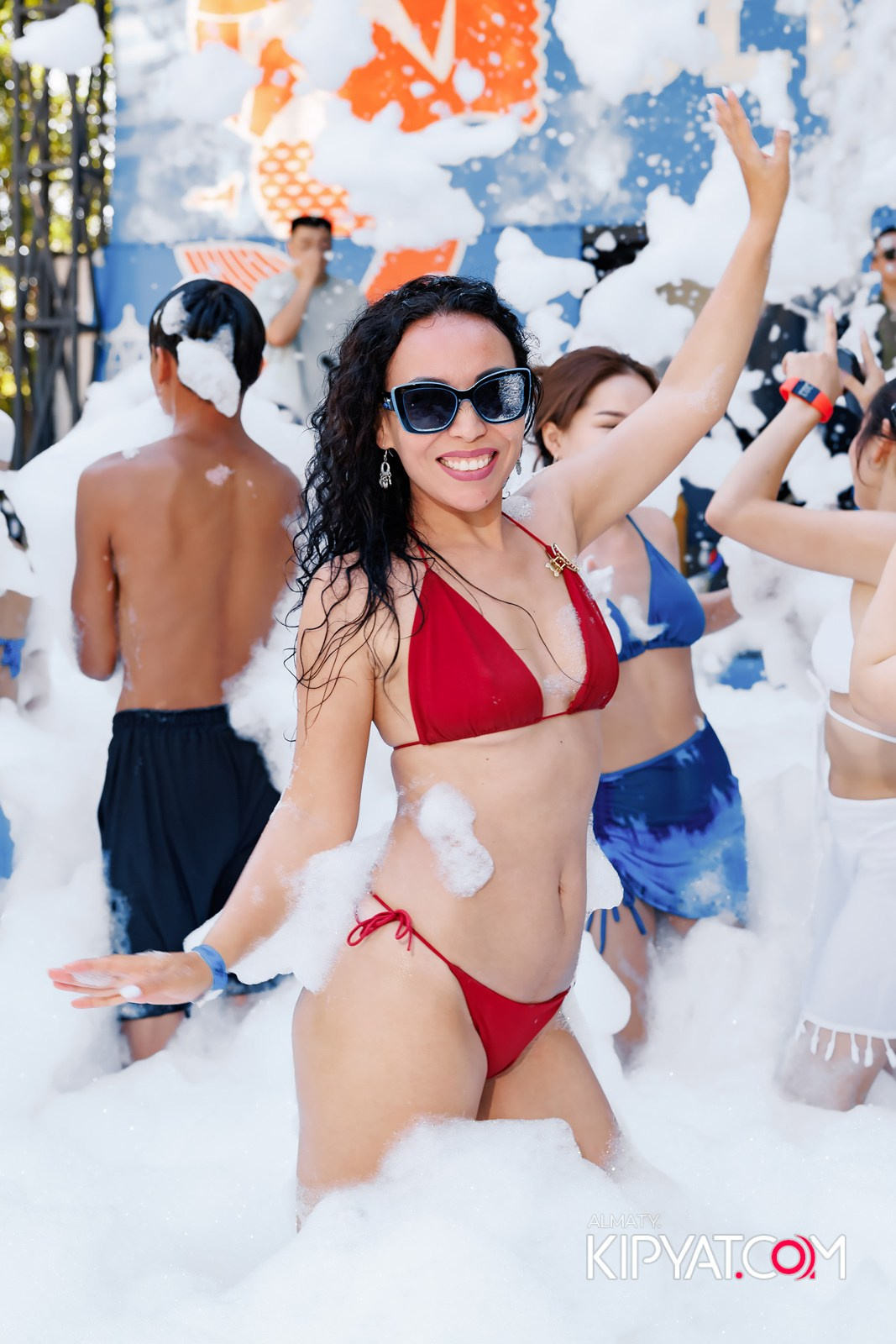 ПЕННАЯ ВЕЧЕРИНКА/ДЫМОВОЕ ШОУ/БАССЕЙН DELIGHT POOL. КИПЯТКОМ АЛМАТЫ!