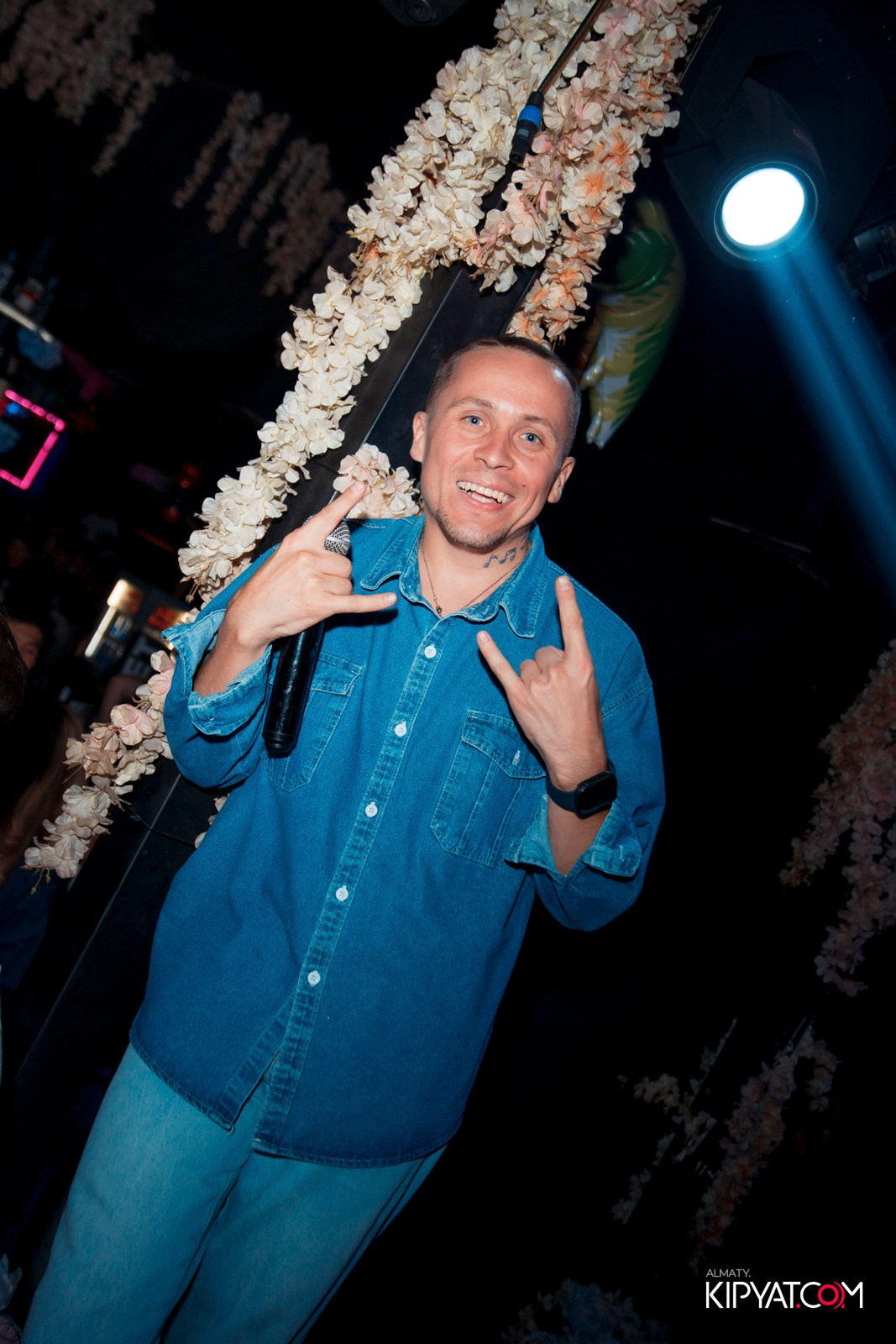 UYAT EMES BAR. КИПЯТКОМ АЛМАТЫ!