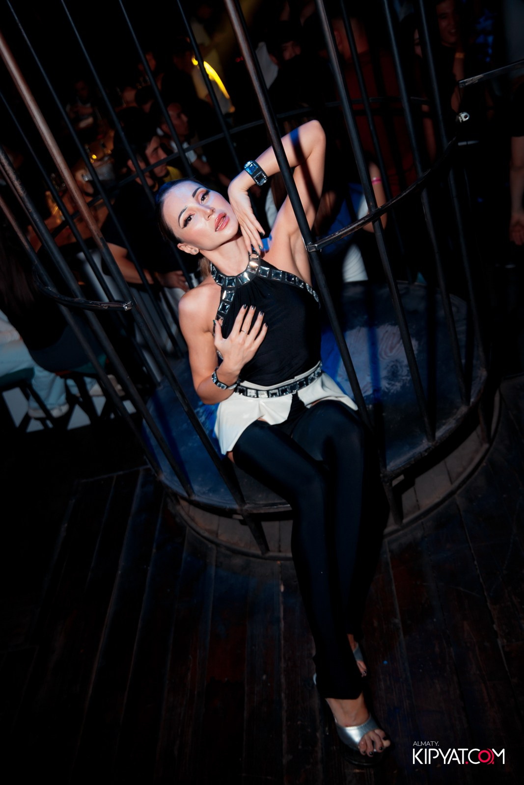 UYAT EMES BAR. КИПЯТКОМ АЛМАТЫ!