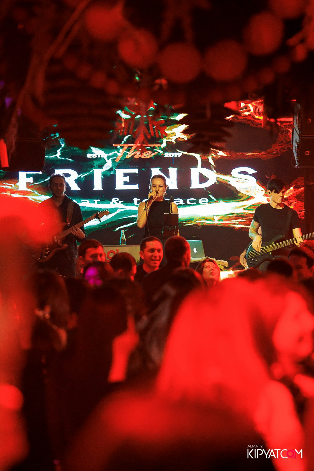 FRIENDS BAR & TERRACE. КИПЯТКОМ АЛМАТЫ! Фотосъемка мероприятий в Алматы