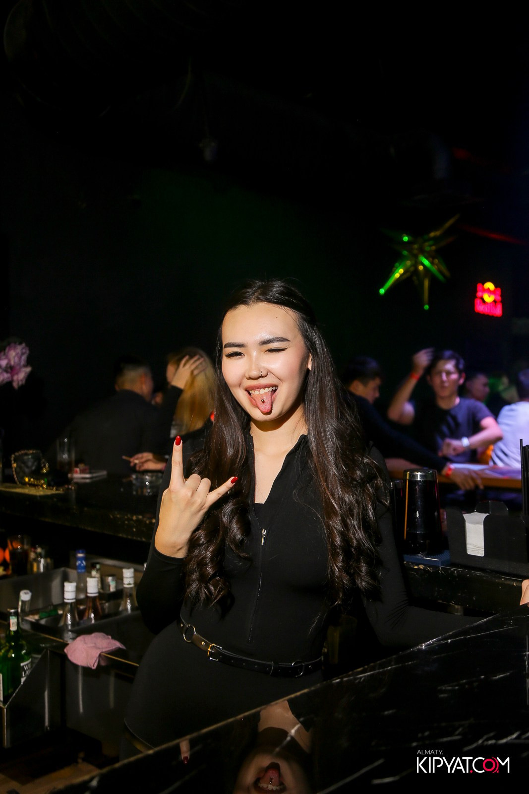 UYAT EMES BAR. КИПЯТКОМ АЛМАТЫ!