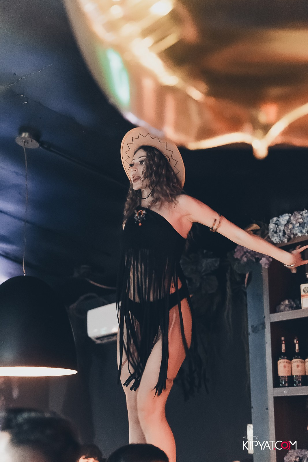 UYAT EMES BAR. КИПЯТКОМ АЛМАТЫ!