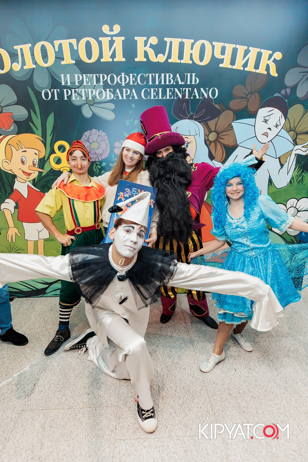 ЗОЛОТОЙ КЛЮЧИК И РЕТРОФЕСТИВАЛЬ ОТ РЕСТОБАРА CELENTANO. КИПЯТКОМ АЛМАТЫ!