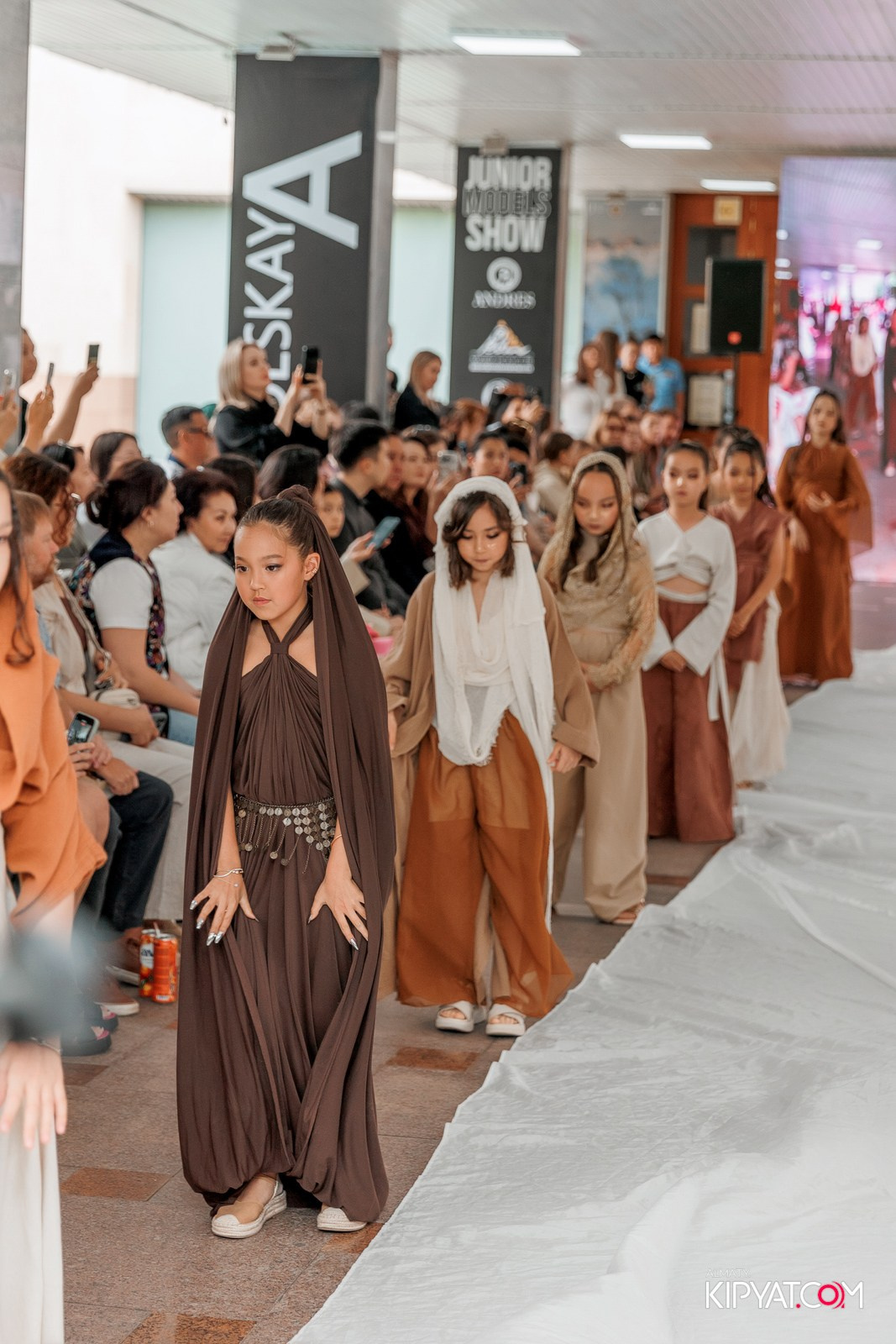 JUNIOR FASHION SHOW. КИПЯТКОМ АЛМАТЫ!
