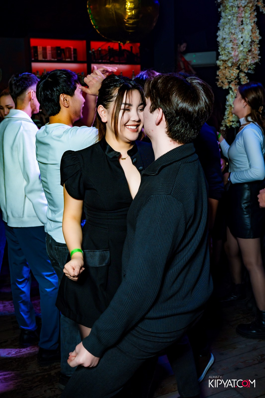 UYAT EMES BAR. КИПЯТКОМ АЛМАТЫ! Фотосъемка мероприятий в Алматы