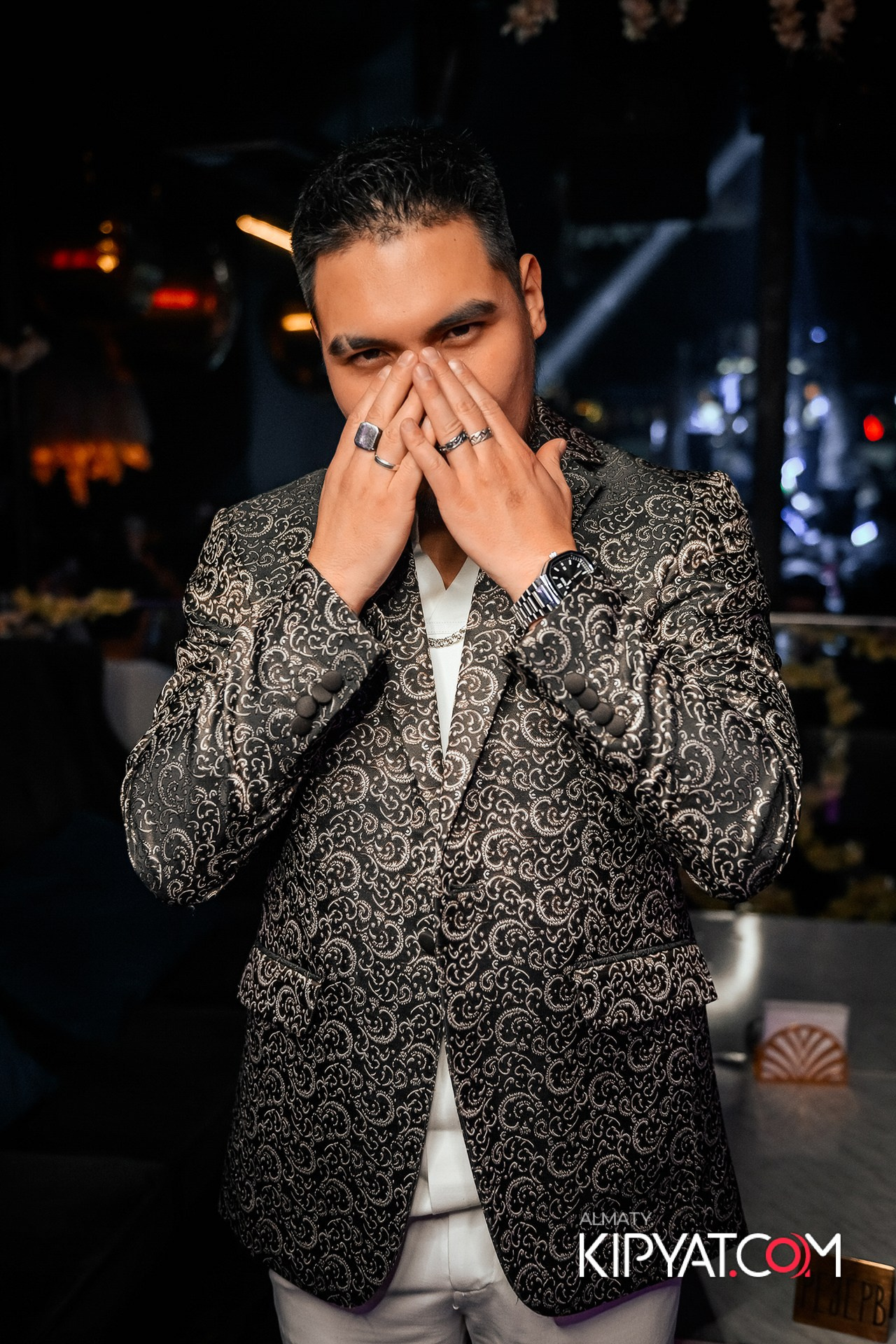 UYAT EMES BAR. КИПЯТКОМ АЛМАТЫ!