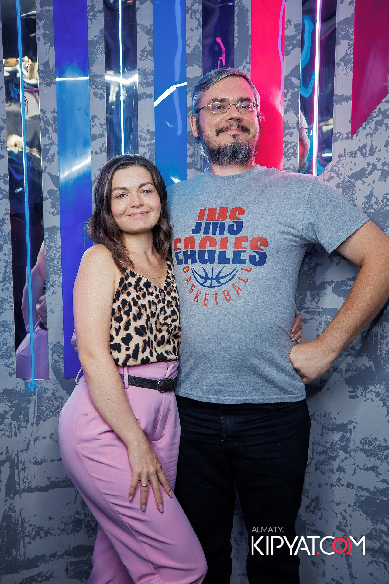 Ухо и Медведь на Гагарина. КИПЯТКОМ АЛМАТЫ!