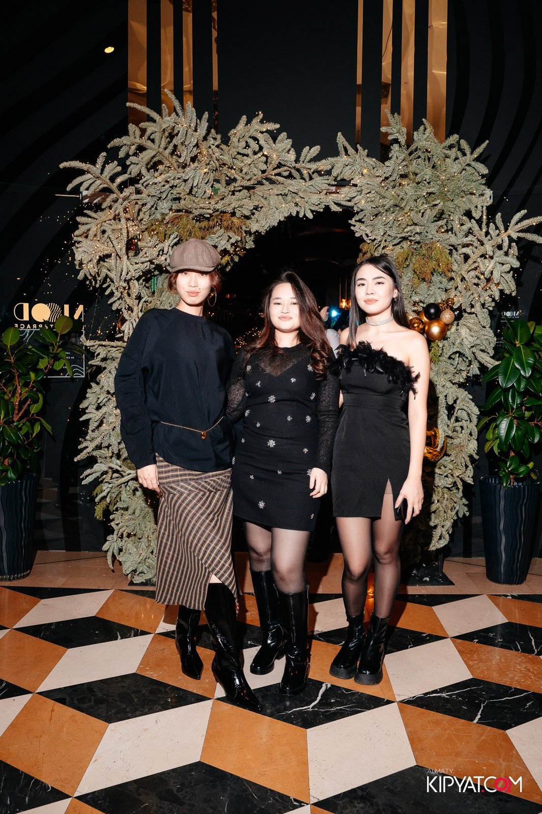 MOOD KARAOKE & TERRACE. КИПЯТКОМ АЛМАТЫ!