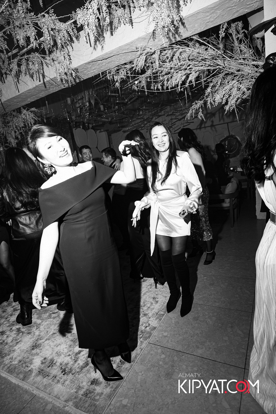 EDEN BAR & RESTAURANT. КИПЯТКОМ АЛМАТЫ!