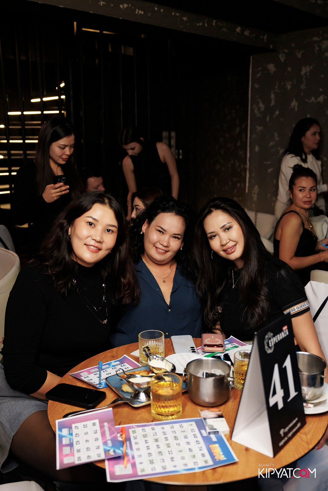 МУЗЫКАЛЬНОЕ ЛОТО В HIT RETRO. КИПЯТКОМ АЛМАТЫ! Фотосъемка мероприятий в Алматы