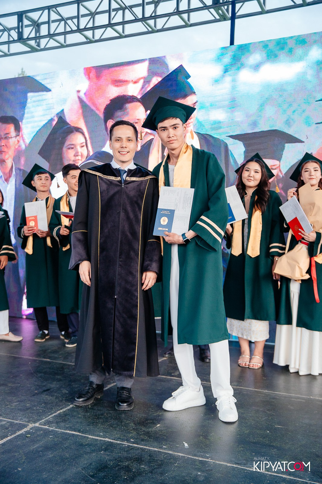 ВРУЧЕНИЕ ДИПЛОМОВ — НАРХОЗ КОЛЛЕДЖ. Part 4. КИПЯТКОМ АЛМАТЫ!