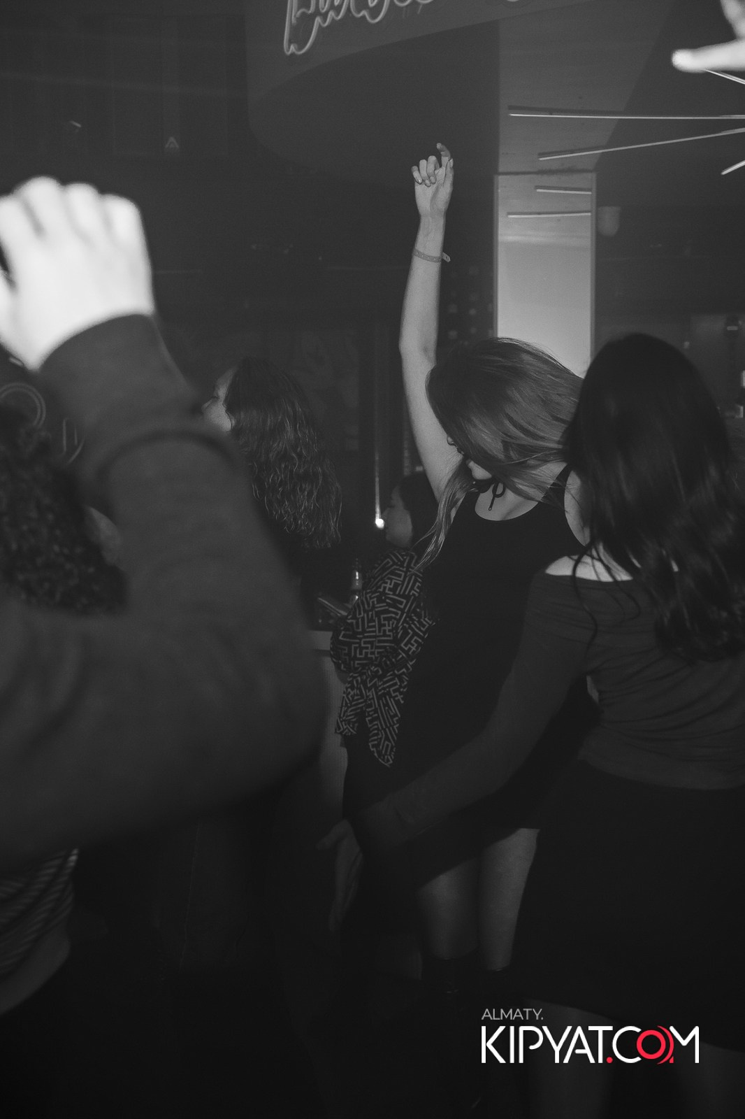 SANTA BARBARA — «OldСкулы Свело» Выступление группы 101. КИПЯТКОМ АЛМАТЫ!