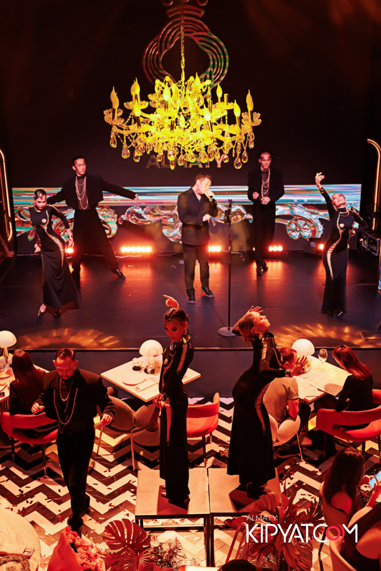 QUEEN. КИПЯТКОМ АЛМАТЫ!