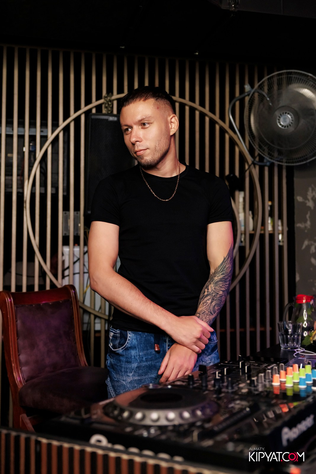 МУЗЫКАЛЬНОЕ ЛОТО В HIT RETRO. КИПЯТКОМ АЛМАТЫ! Фотосъемка мероприятий в Алматы