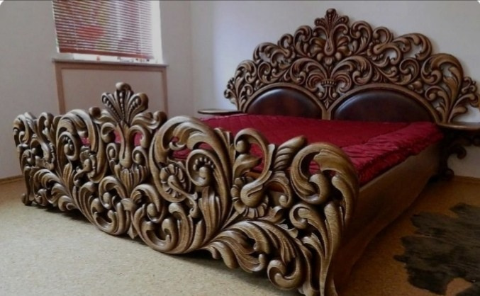 Резная мебель. Сувенирный двор в петропавловске-камчатском