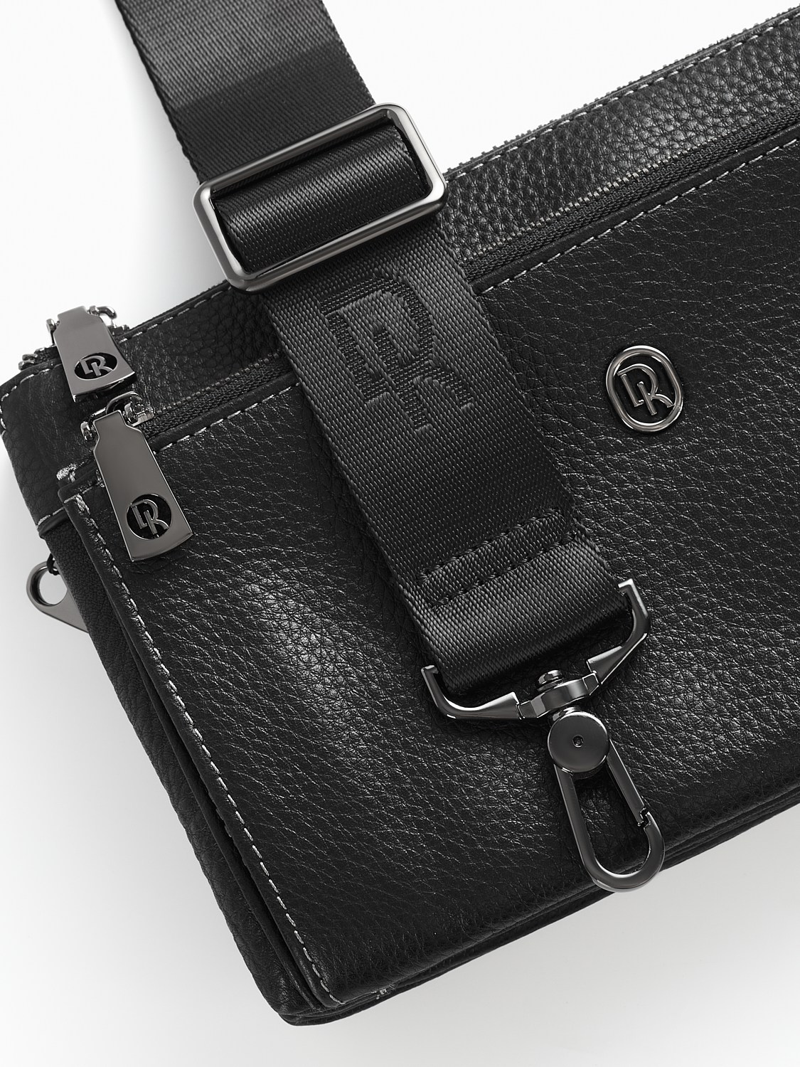 Сумки и кошельки. Предметная фотосъемка в Алматы. Предметный фотограф для маркетплейстов Артур Ахмадиев